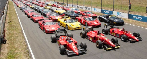 Nova Zelândia: evento reúne 140 Ferrari e bate recorde em pista