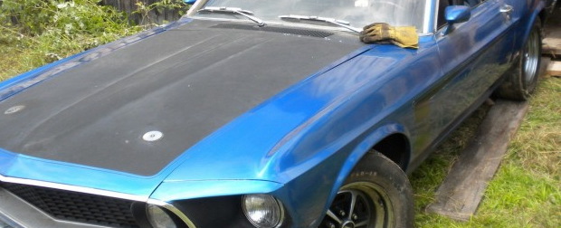 Mustang Boss 1969 é encontrado em galpão depois de 40 anos abandonado
