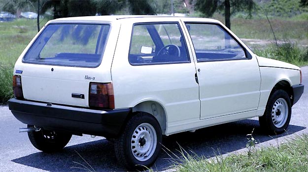 Fiat Uno completa 30 anos de Brasil