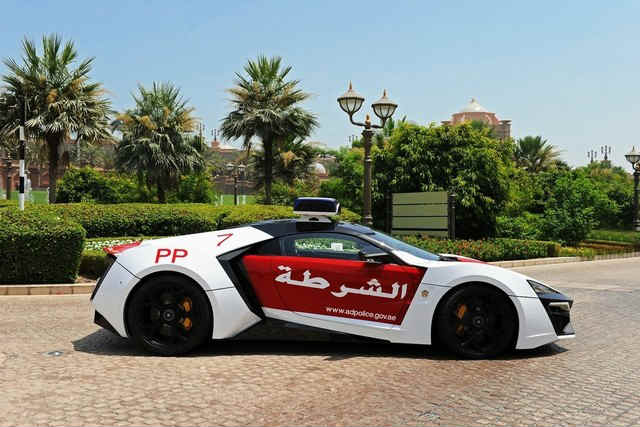 Governo de Abu Dhabi anuncia o carro mais caro do mundo como membro de sua frota policial